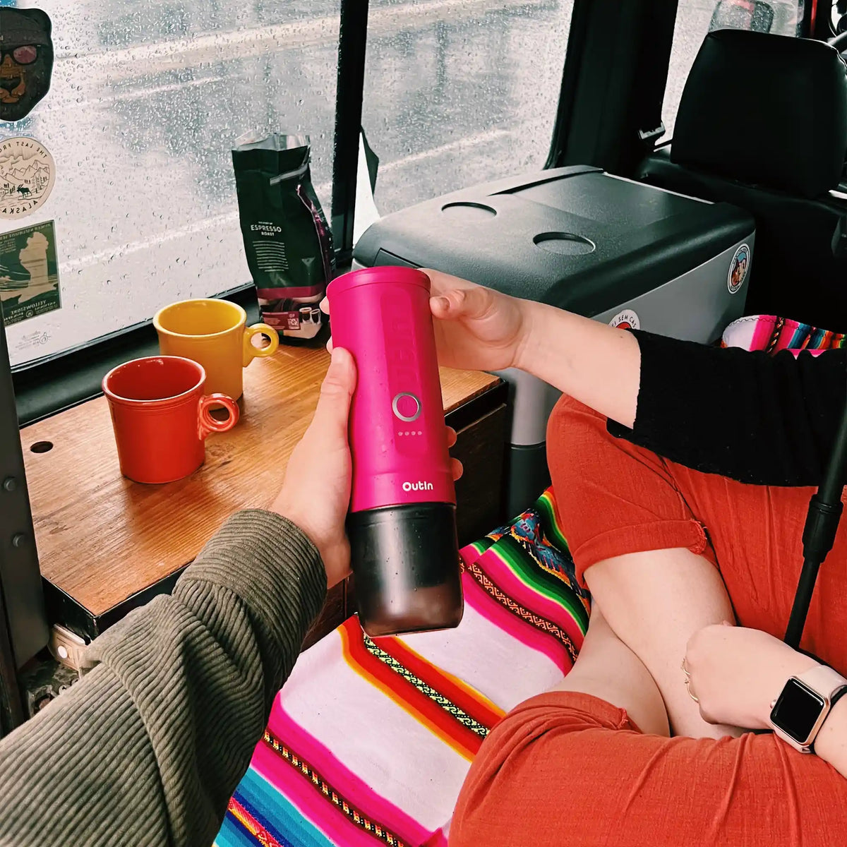 Outin Nano Tragbare Espresso Maschine (Crimson Red) - Coffee Coaching Club