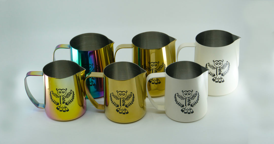 Dario Pieber Latte Art Milch Pitcher - Coffee Coaching Club