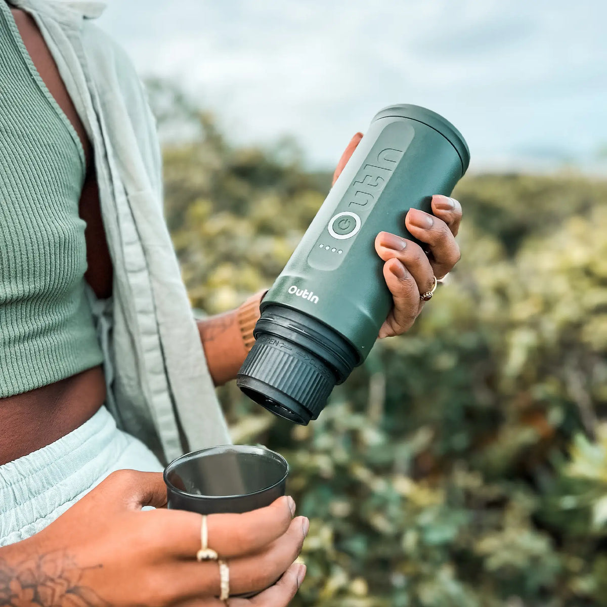 Outin Nano Tragbare Espresso Maschine (Forest Green) - Coffee Coaching Club