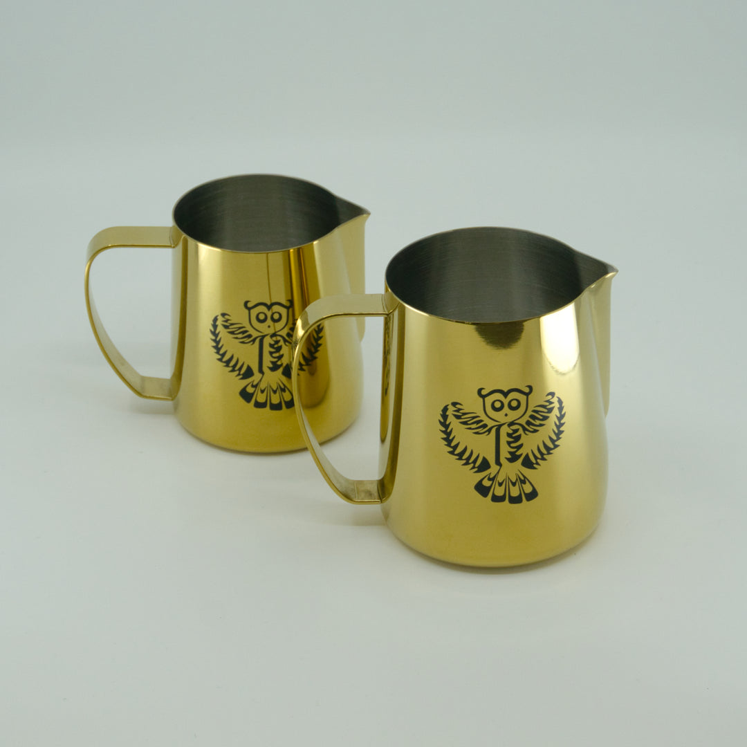 Dario Pieber Latte Art Milch Pitcher - Coffee Coaching Club