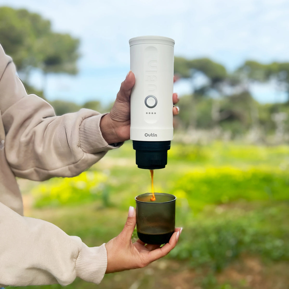 Outin Nano Tragbare Espresso Maschine (Pearl White) - Coffee Coaching Club