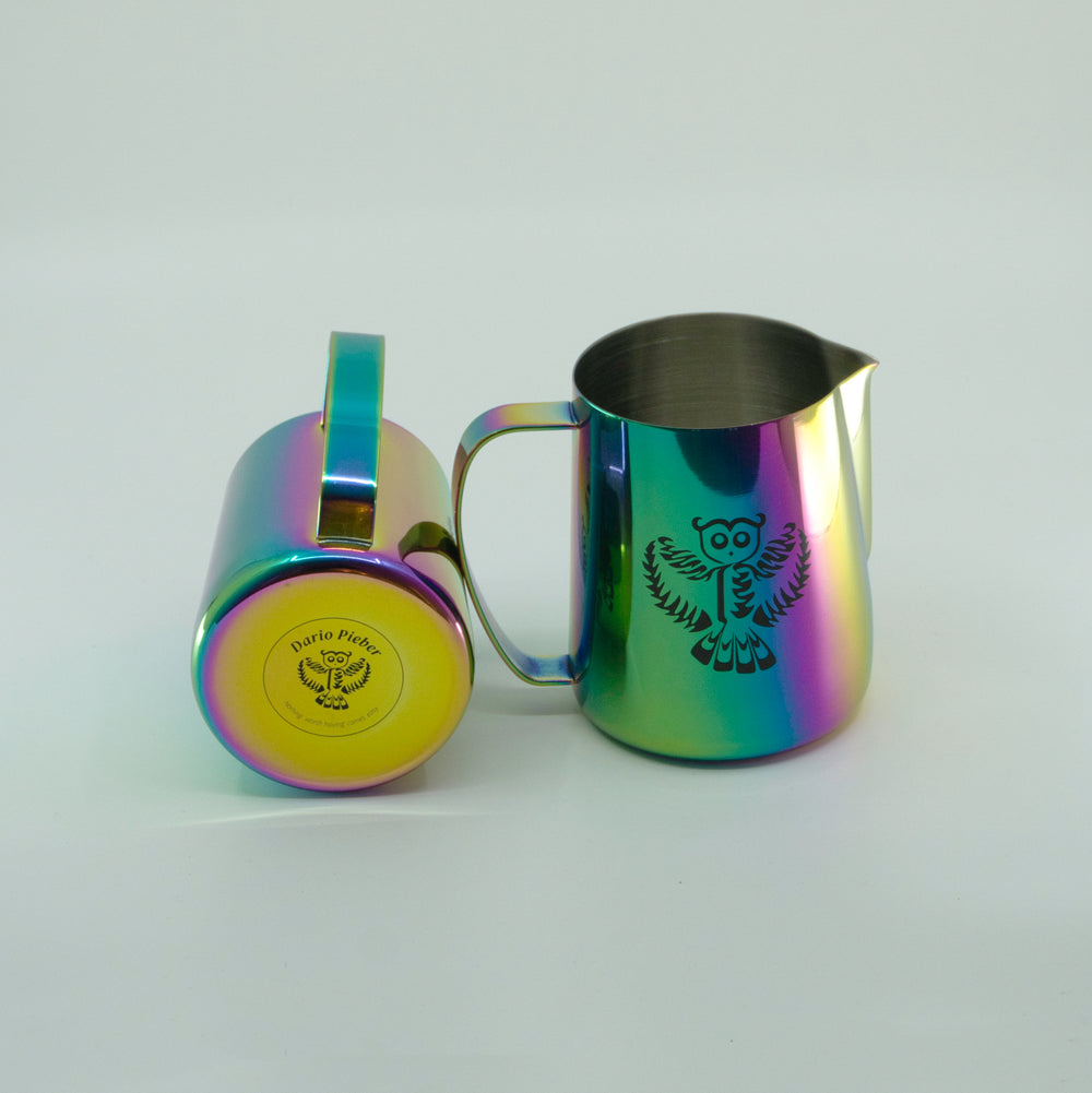 Dario Pieber Latte Art Milch Pitcher - Coffee Coaching Club