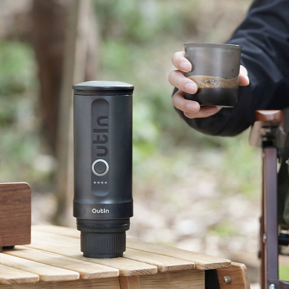 Outin Nano Tragbare Espresso Maschine (Space Grey) - Coffee Coaching Club