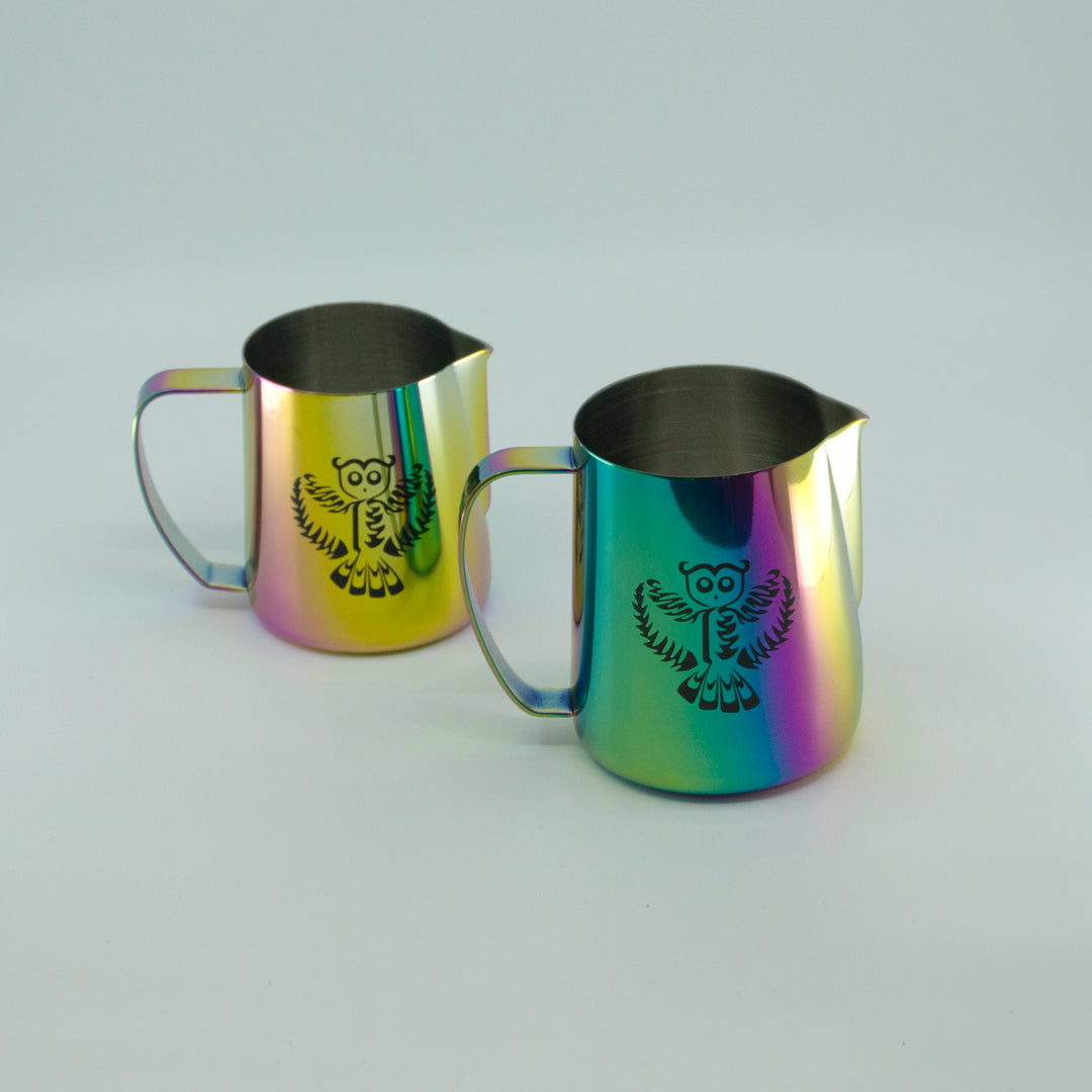 Dario Pieber Latte Art Milch Pitcher - Coffee Coaching Club