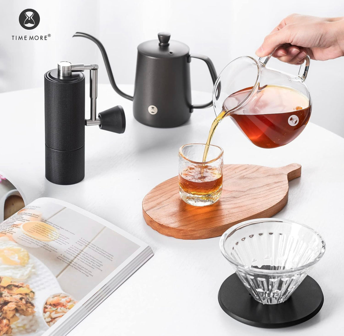 Timemore Pour Over Set - C3 Chestnut Pro Kaffeemühle, Gooseneck Kettle, Filterhalter und Glaskaraffe - Coffee Coaching Club