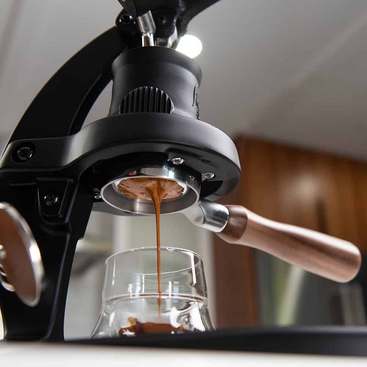 Flair Espresso 58+2 Manuelle Kaffeemaschine - Coffee Coaching Club