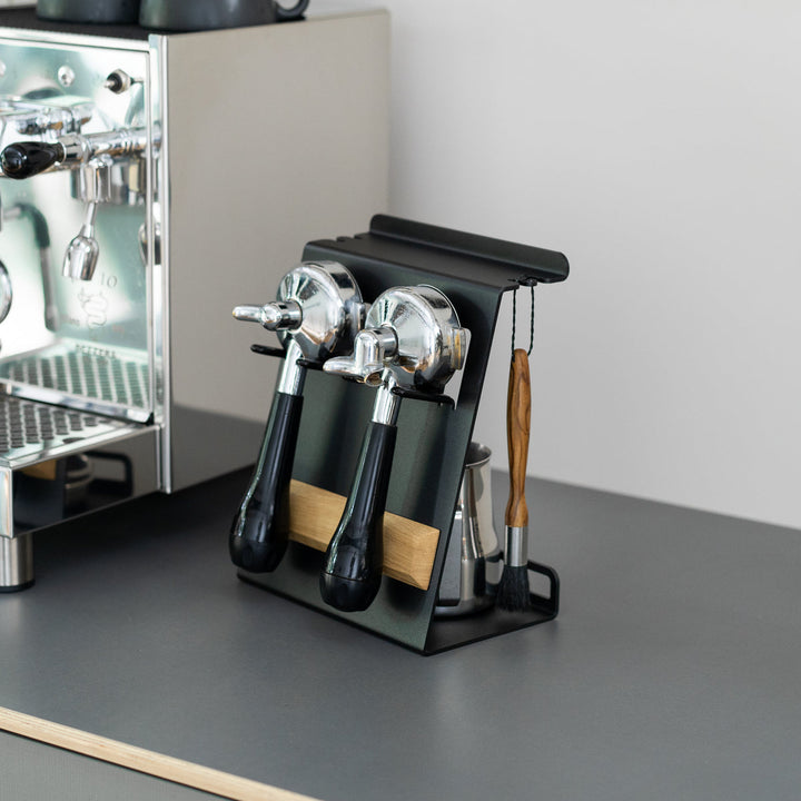 Flate - Kompakte Barista Station mit Siebträgerhalter für Barista Zubehör - Coffee Coaching Club