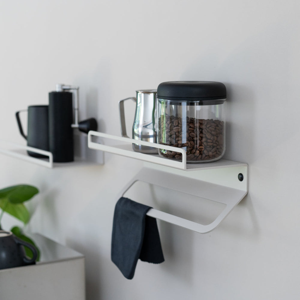 Flate - Barista Wandregal mit Siebträgerhalter für Barista Zubehör - Coffee Coaching Club