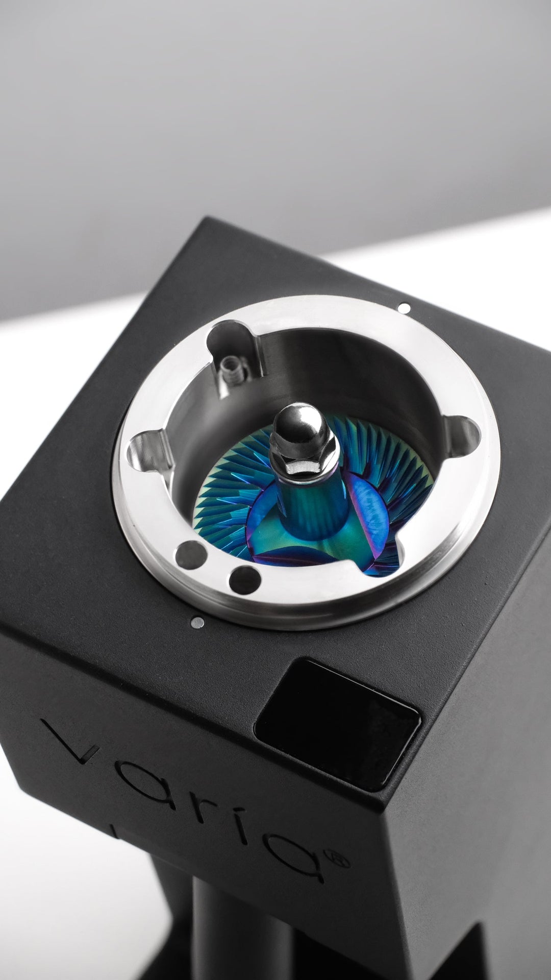 Varia VS6 - Hypernova Iridescent Titanium 58mm Flachmahlscheiben – Dein Upgrade für die VS6 Mühle - Coffee Coaching Club