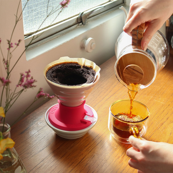 Der Hario V60 Keramik oder Glas Immersion Coffee Dripper SWITCH - Coffee Coaching Club