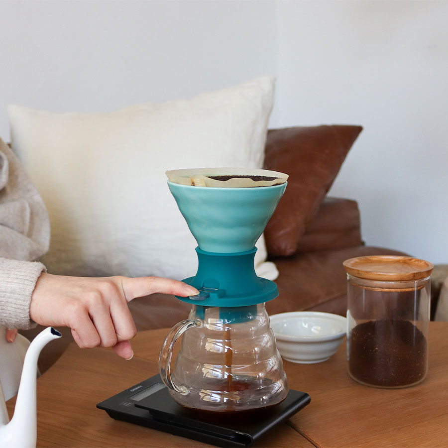 Der Hario V60 Keramik oder Glas Immersion Coffee Dripper SWITCH - Coffee Coaching Club