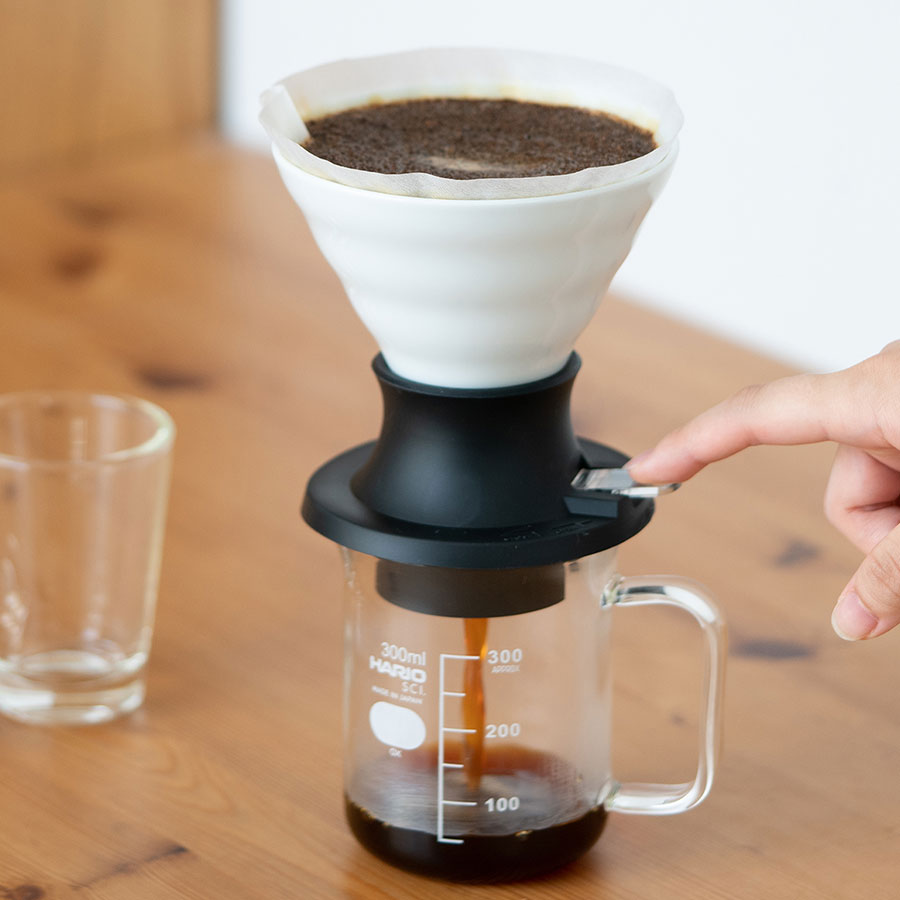 Der Hario V60 Keramik oder Glas Immersion Coffee Dripper SWITCH - Coffee Coaching Club