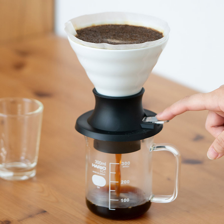 Der Hario V60 Keramik oder Glas Immersion Coffee Dripper SWITCH - Coffee Coaching Club