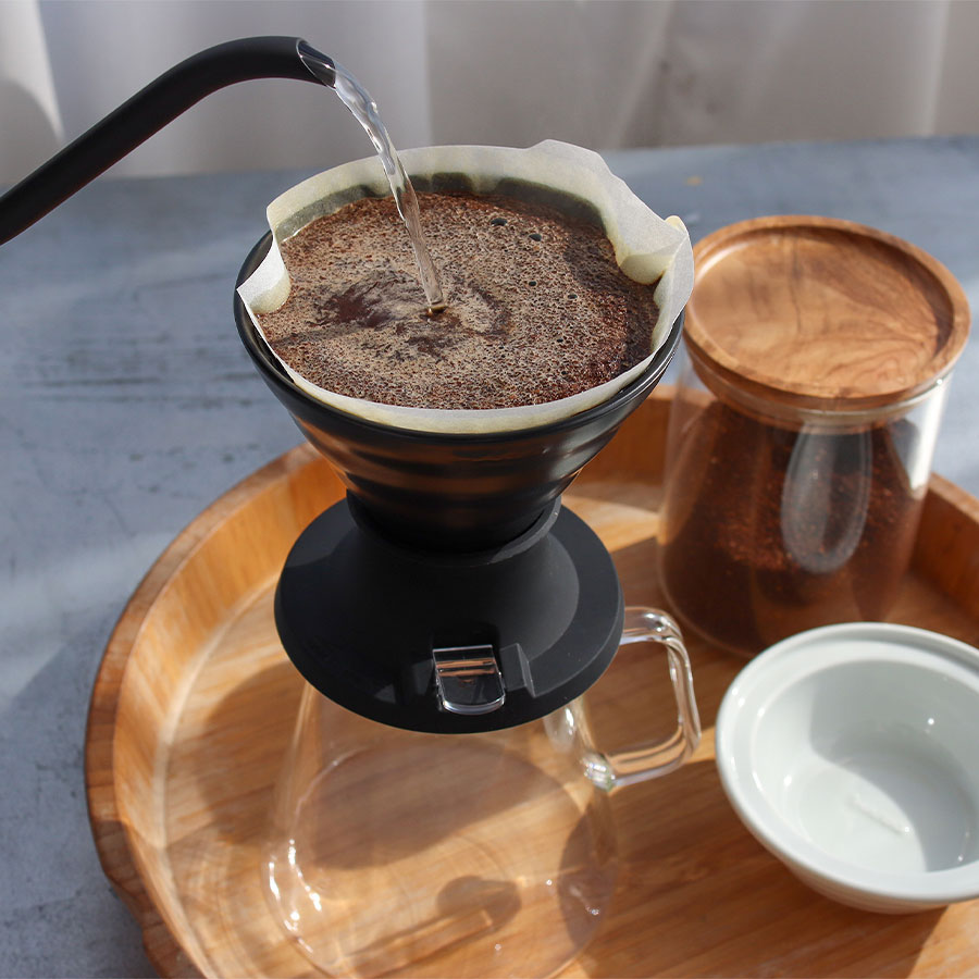 Der Hario V60 Keramik oder Glas Immersion Coffee Dripper SWITCH - Coffee Coaching Club