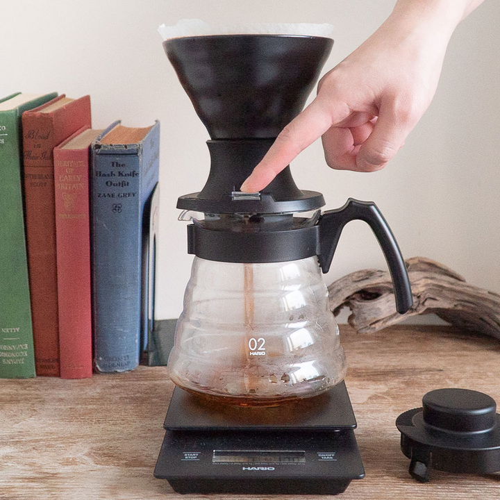 Der Hario V60 Keramik oder Glas Immersion Coffee Dripper SWITCH - Coffee Coaching Club