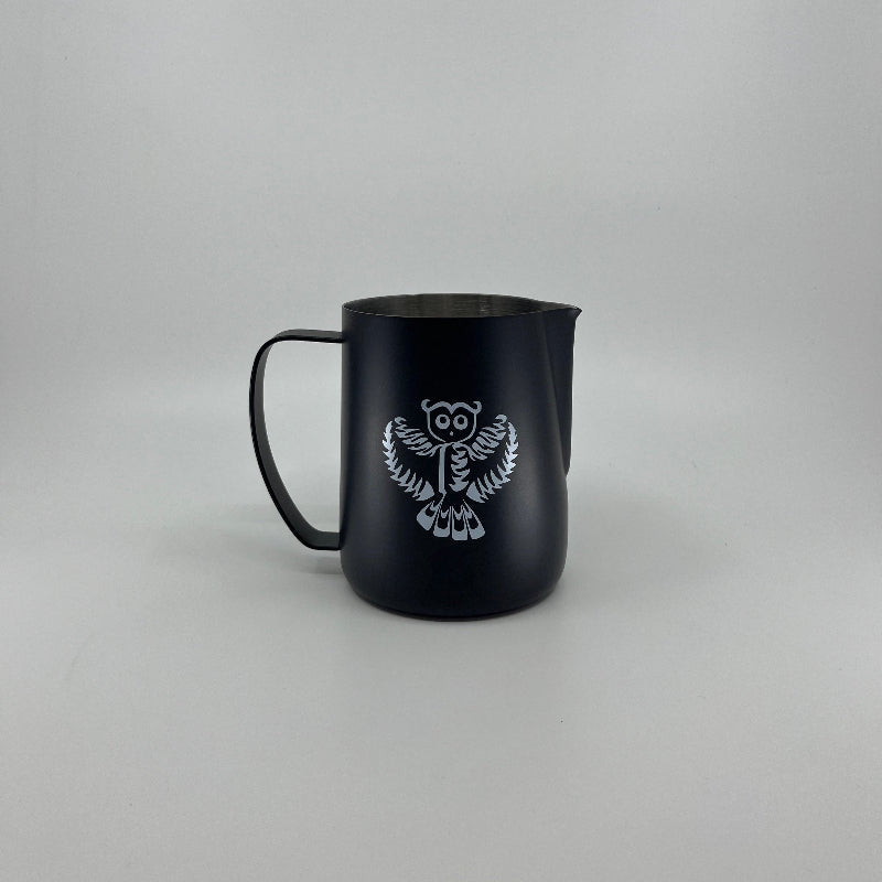 Dario Pieber Latte Art Milch Pitcher - Coffee Coaching Club GmbH