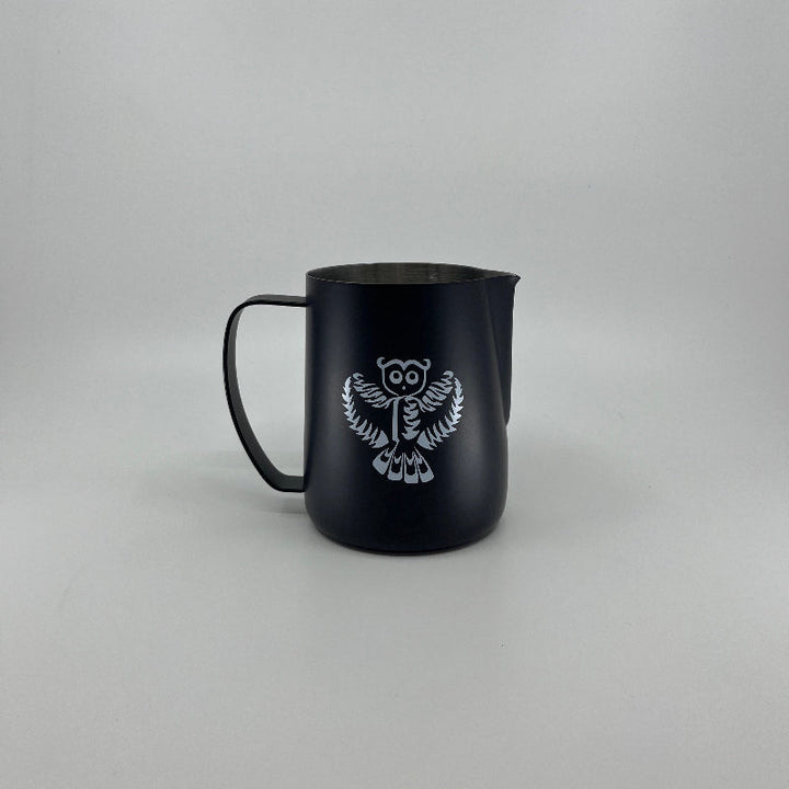 Dario Pieber Latte Art Milch Pitcher - Coffee Coaching Club GmbH