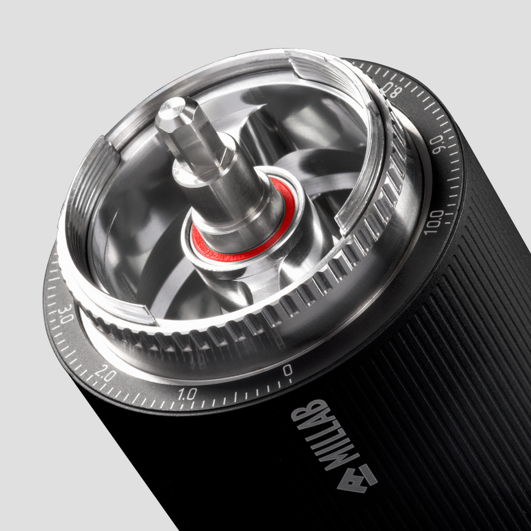 Millab M01 Timemore Hand Grinder – Präzision neu definiert - Coffee Coaching Club GmbH
