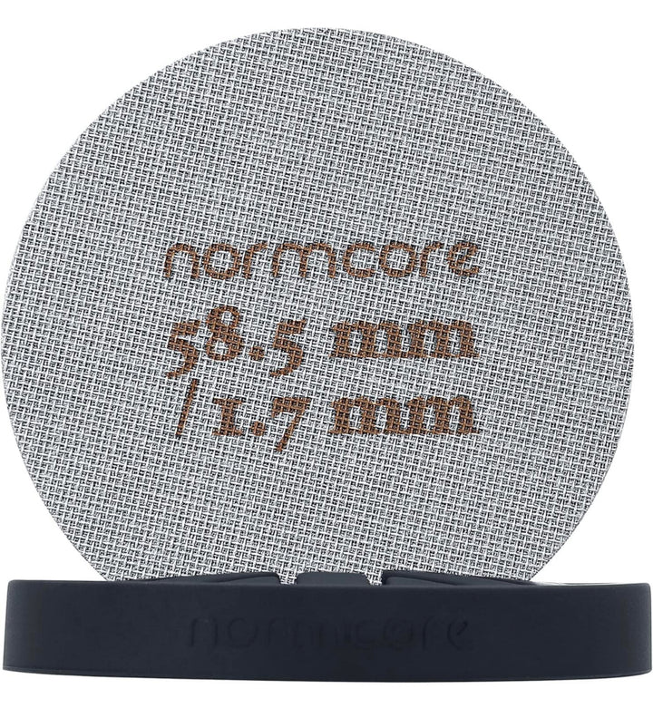 Normcore Premium Puck-Sieb, 2 Stück, 58,5 mm, mit Ständer, wiederverwendbares Kontakt-Duschsieb mit Silikonhalter, 1,7 mm/1,0 mm Dicke kompatibel mit Espressomaschine mit 58 mm großem Siebträgerkorb - Coffee Coaching Club