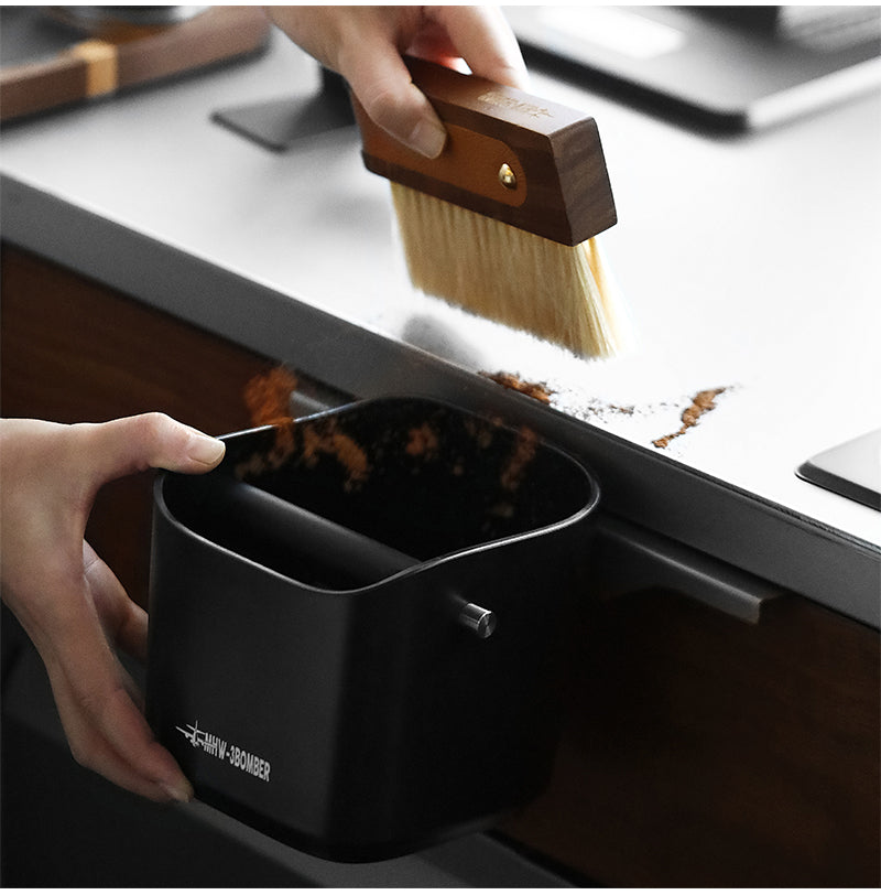Knock box MHW-3BOMBER Square en noir (Black) avec barre de frappe, du marc balayé du comptoir dans la boîte