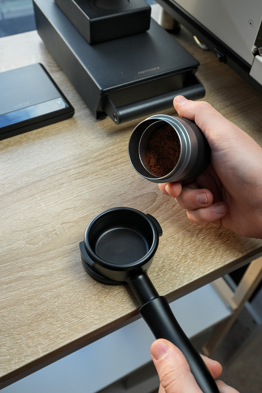 Varia Modularer Kaffee Dosier Becher Weiss 58 mm - Coffee Coaching Club