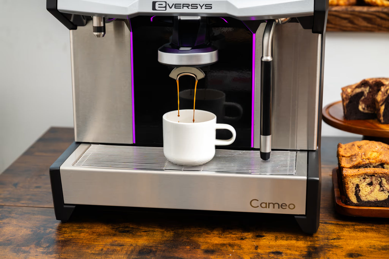 Eversys Cameo im Café-Einsatz - offizielles Lifestylebild - Preis auf Anfrage
