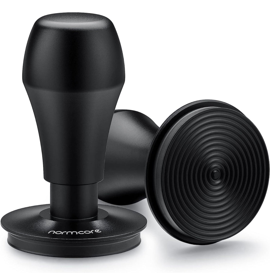 Normcore Premium Tamper Druckregulierend 58.5 mm Titan PVD beschichtet - Coffee Coaching Club