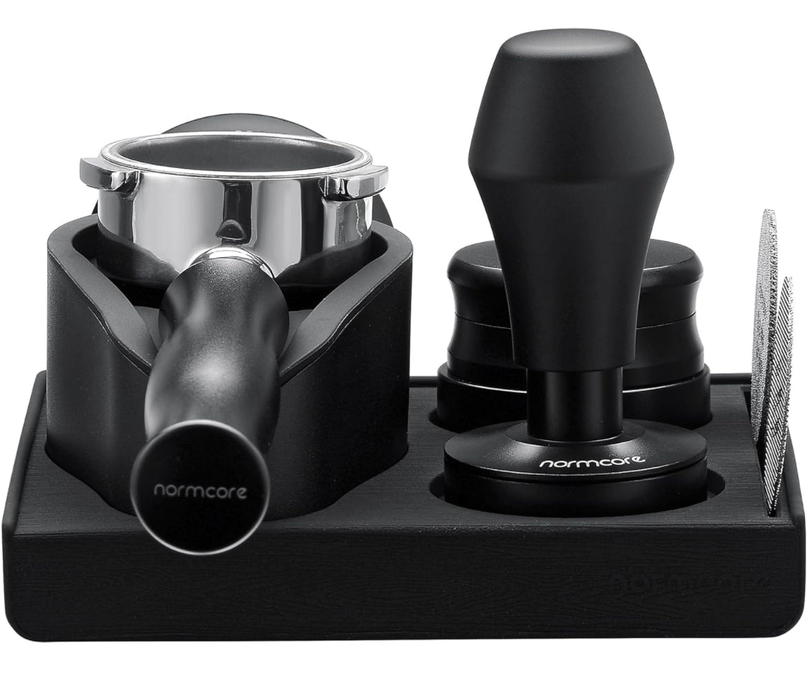 Normcore Tampingstation kompakt mit Siebträger – Coffee Coaching Club 2