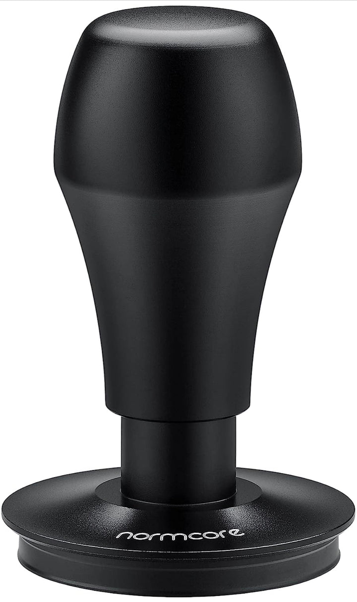 Normcore Premium Tamper Druckregulierend 58.5 mm Titan PVD beschichtet - Coffee Coaching Club