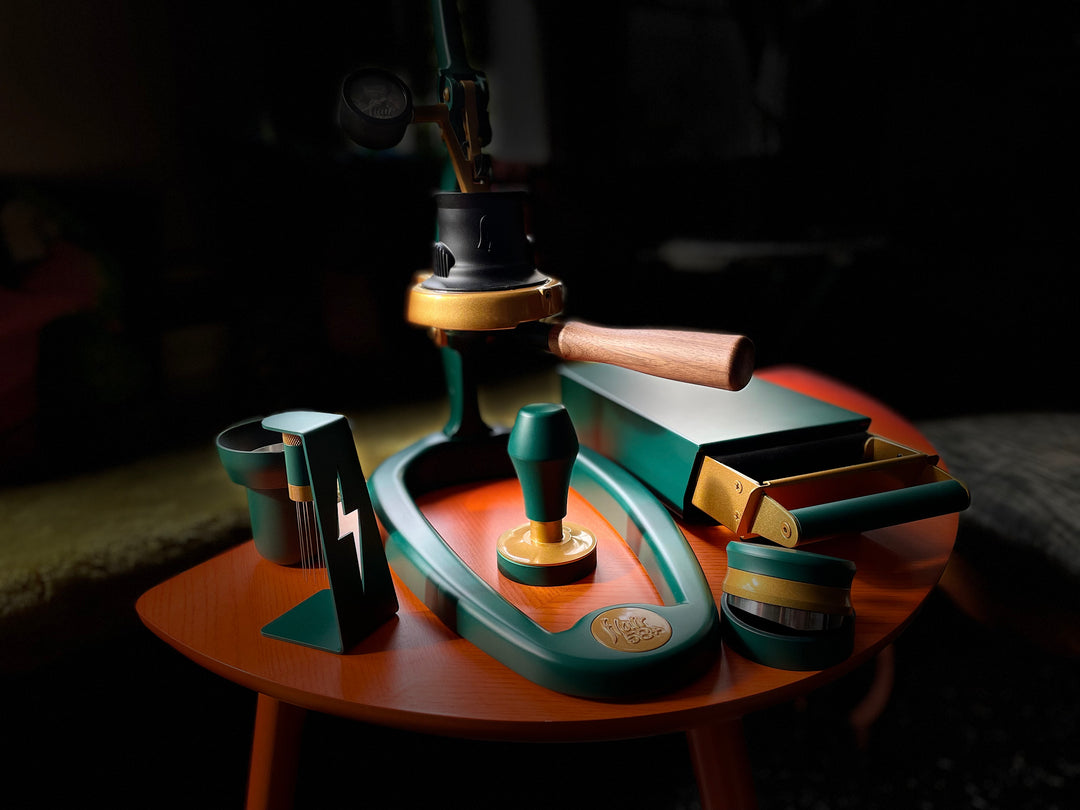 Flair Espresso 58 + - Customized in Matt Green and Shiny Gold - Coffee Coaching Club