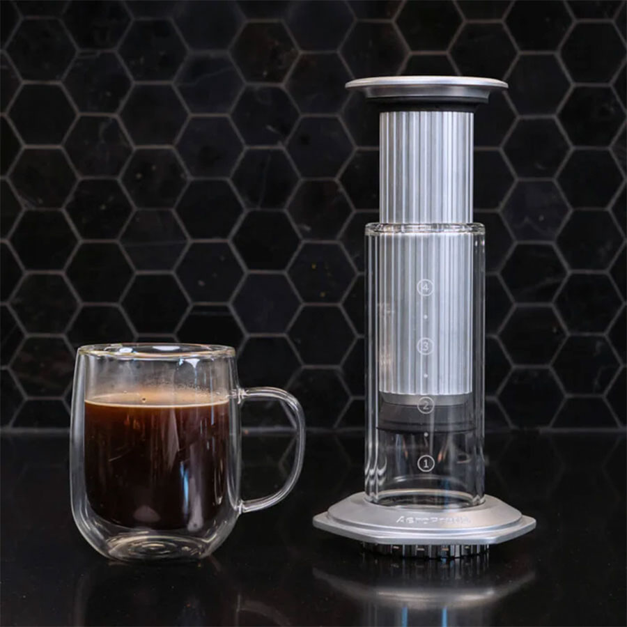 Cafetière AeroPress Premium en verre et acier inoxydable - un chef-d'œuvre artisanal