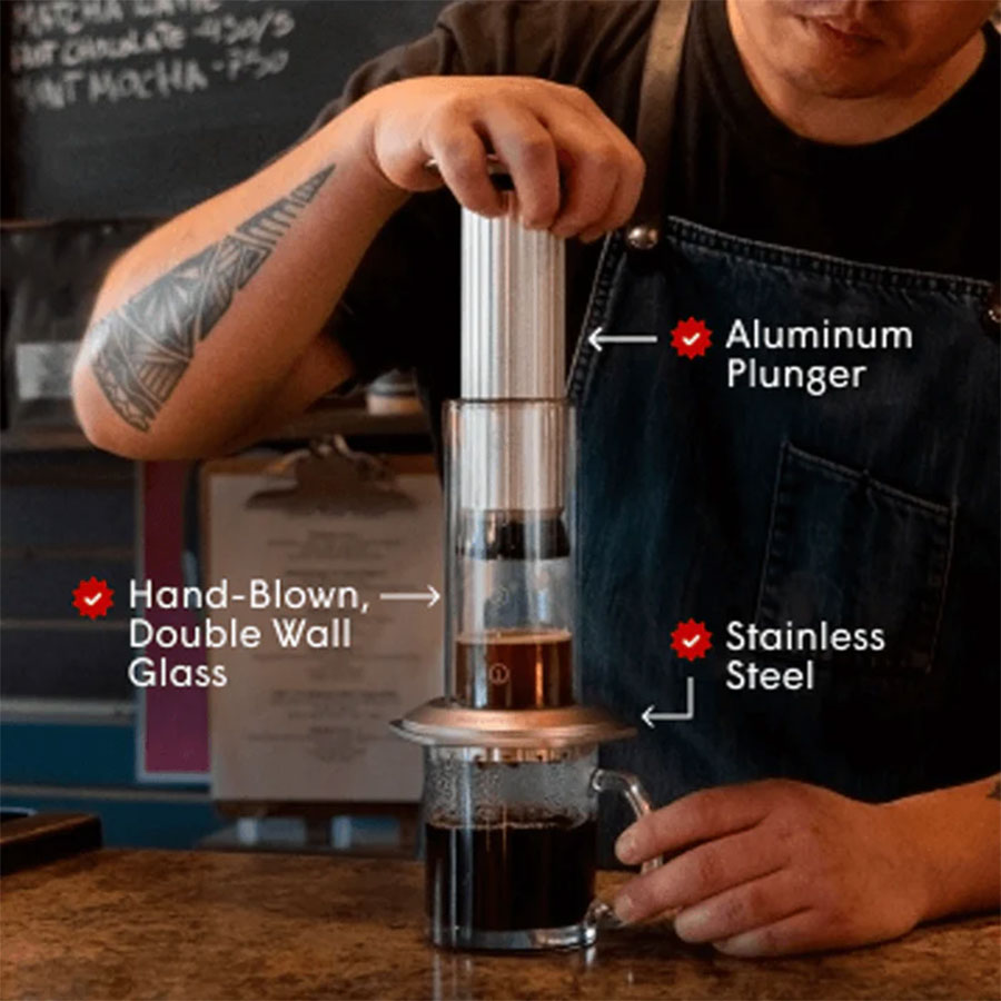 AeroPress Premium Coffee Maker aus Glas und Edelstahl – ein handgefertigtes Meisterwerk