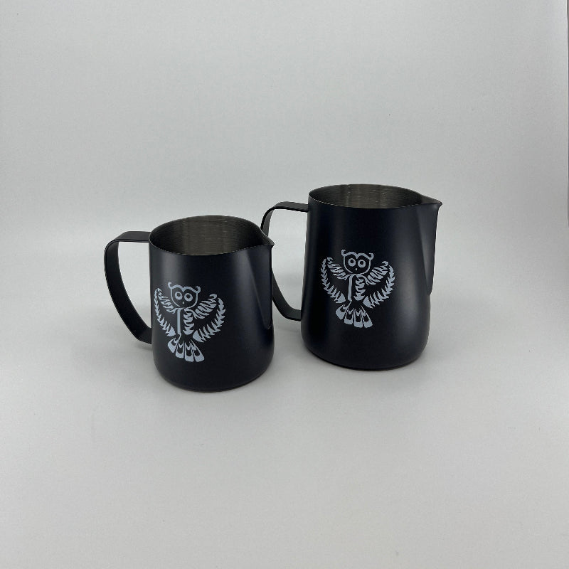 Dario Pieber Latte Art Milch Pitcher - Coffee Coaching Club GmbH