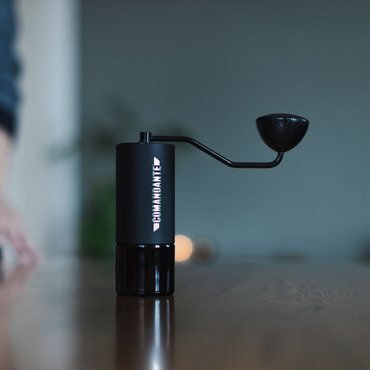 Comandante® Black Crank XL-Kurbel – Das perfekte Upgrade für deine C40 Mühle - Coffee Coaching Club GmbH