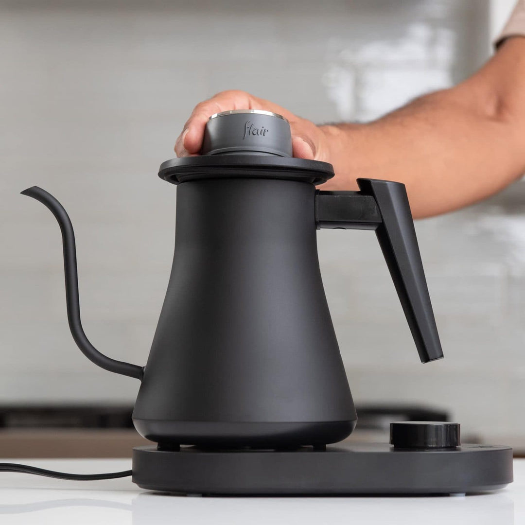 Flair Café Kettle – Elektrischer Schwanenhalswasserkocher mit Temperatureinstellung - Coffee Coaching Club GmbH