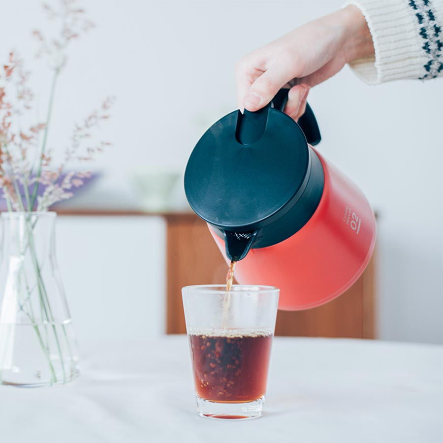 HARIO V60 Isolierte Edelstahlkanne 600 - Rot - Coffee Coaching Club