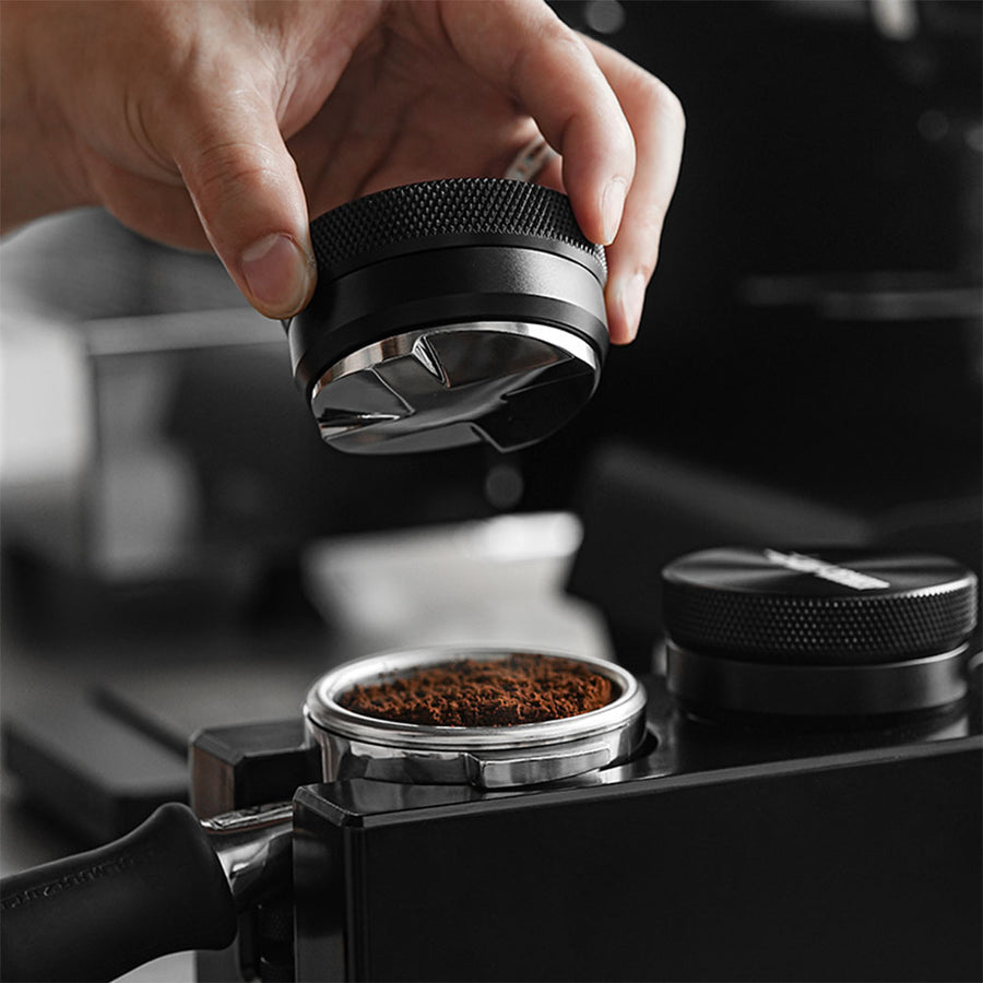 MHW-3BOMBER 51 mm Kaffee Leveler/Distributor mit Nussbaum - Coffee Coaching Club