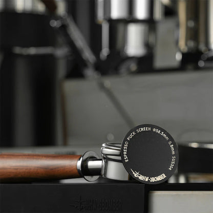 MHW-3BOMBER Espresso Puck Sieb 58.5 mm 0.8 mm Schwarz Titanium beschichtet - Coffee Coaching Club