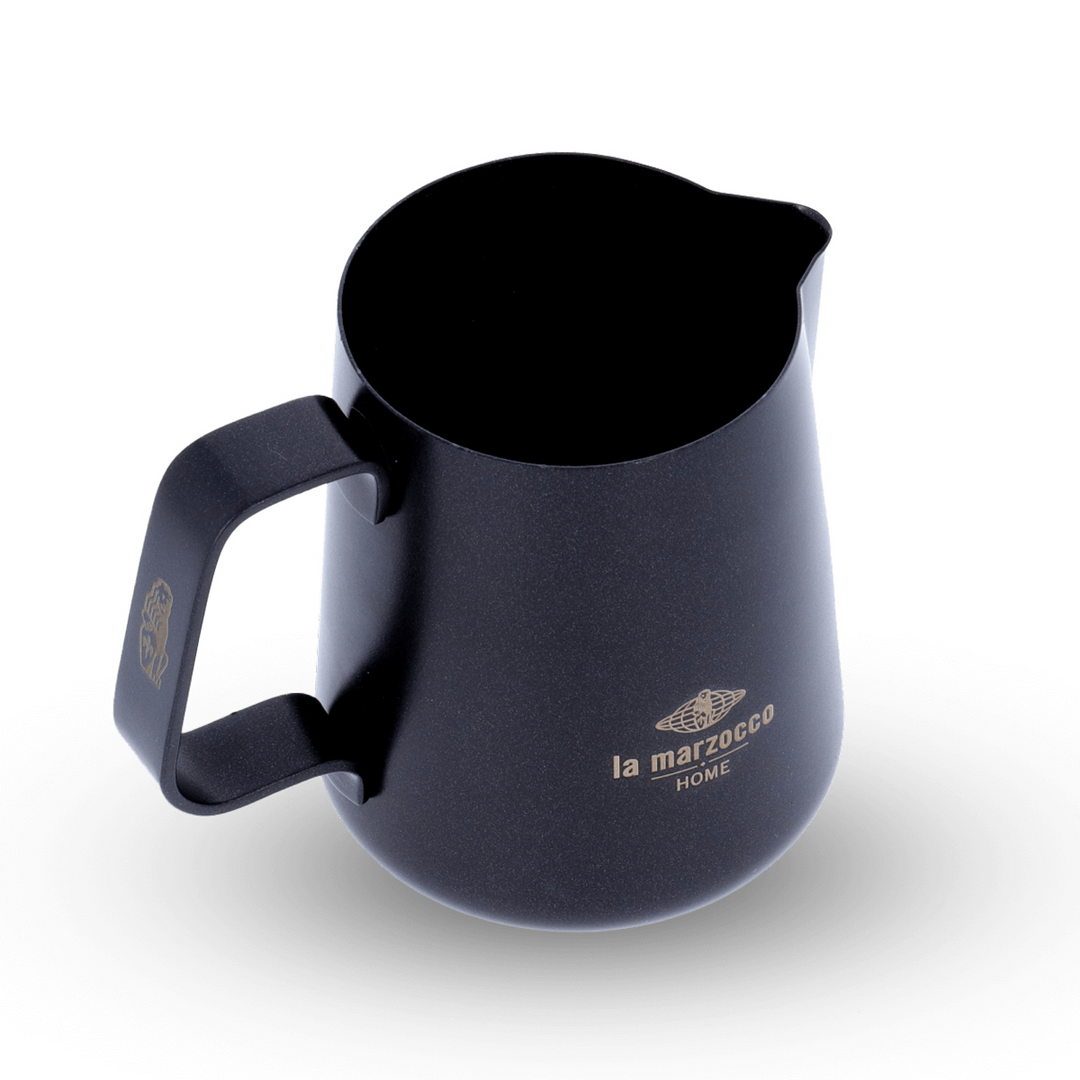 La Marzocco Milch Pitcher 60cl Schwarz - Coffee Coaching Club