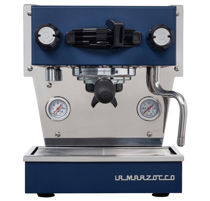 La Marzocco Linea Micra in Blau – Frontansicht – Coffee Coaching Club