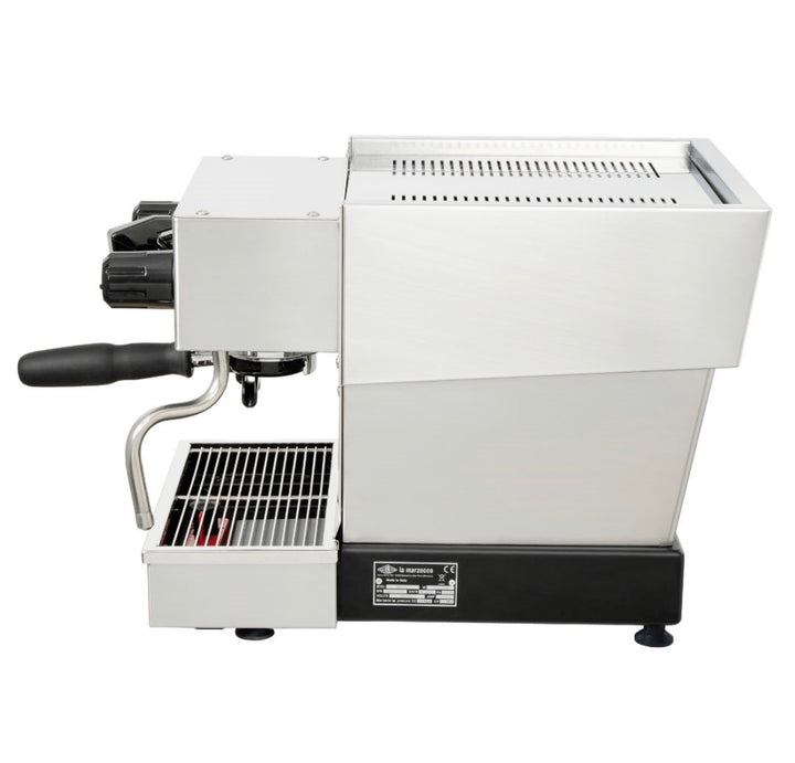 La Marzocco Linea Micra in Weiss – Seitenansicht – Coffee Coaching Club
