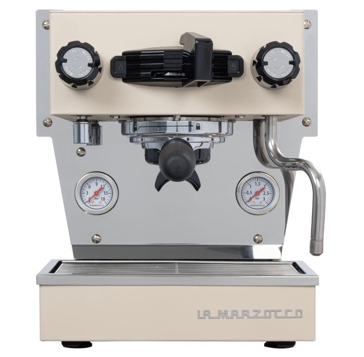 La Marzocco Linea Micra in Weiss – Frontansicht halbseitlich von rechts – Coffee Coaching Club