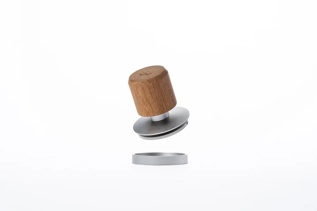 Weber Workshops Really Nice Tamper mit Teak-Holzgriff, Basis und Leveling-Collar in der Explosionsansicht