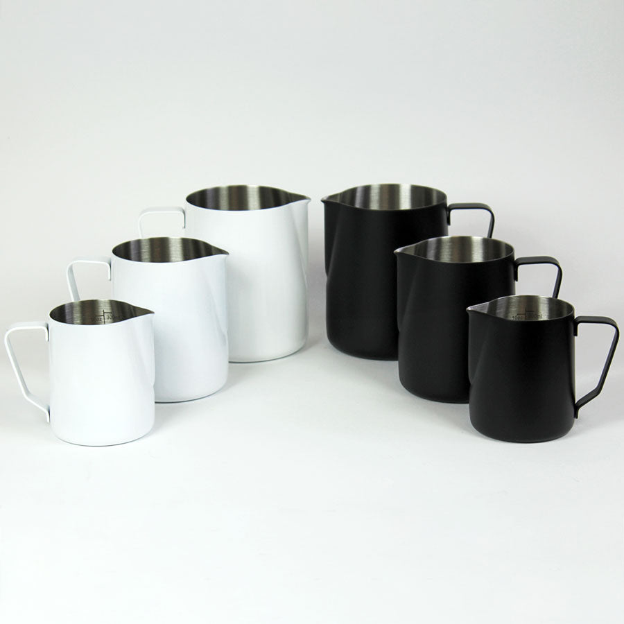 Rhino Pro Stealth Pitcher black and white - coffee coaching club