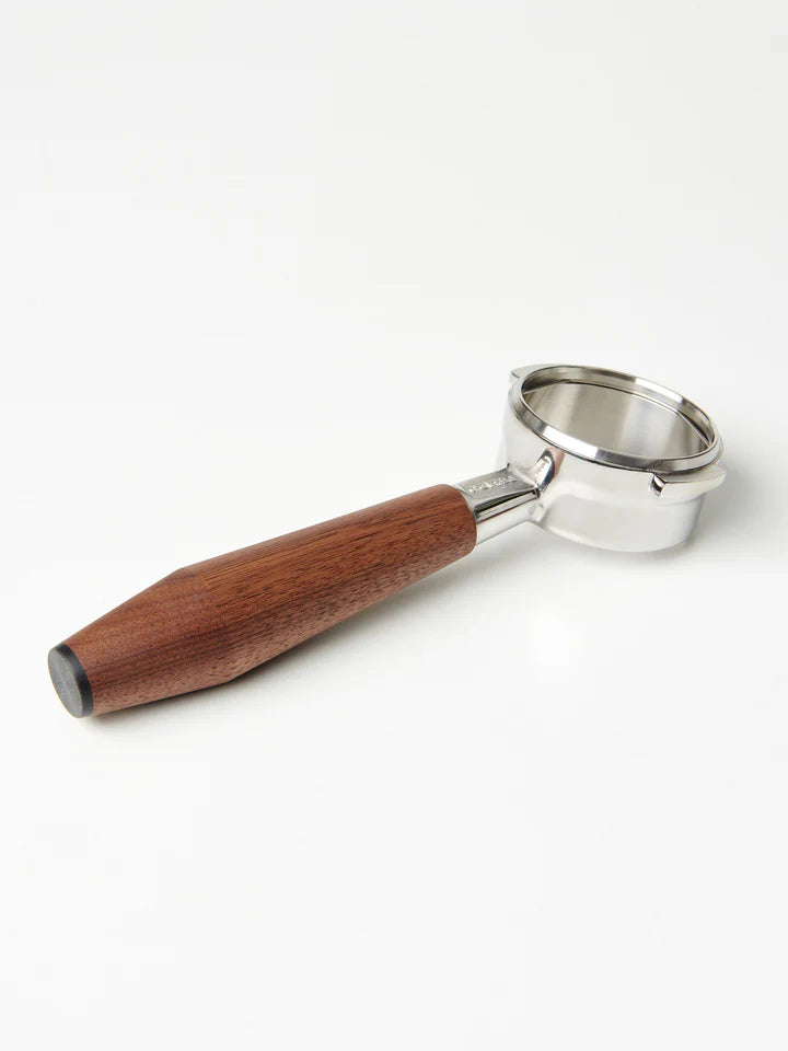 Pesado Specht Design Doppelauslauf oder Boden Los Portafilter mit Holzgriff & Metall-Endkappe