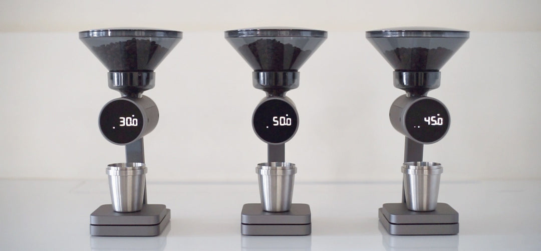 Acaia Orion Nano drei Geräte in Space Grey mit Zielgewicht im Display – Coffee Coaching Club 15