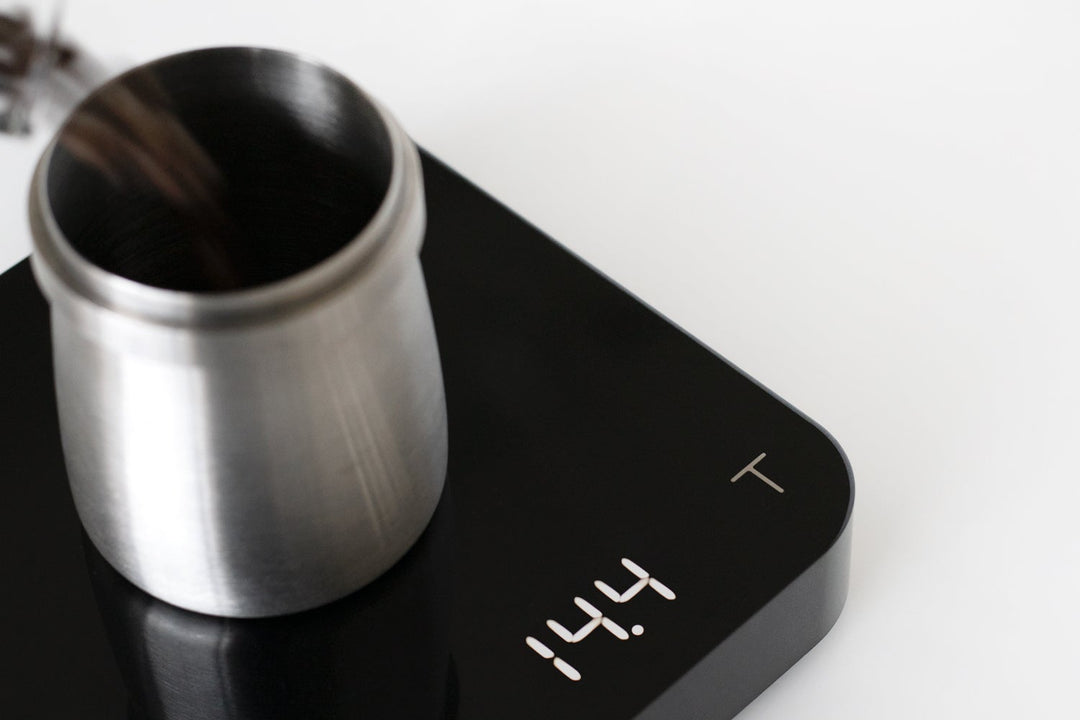 Acaia Pearl Schwarz mit Dosierbecher und Gewichtsanzeige – Coffee Coaching Club 13