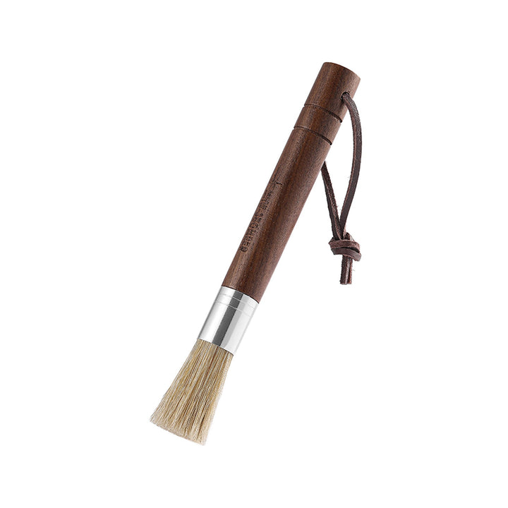 Pinceau barista MHW-3BOMBER Wings Cylindrical Brush en noyer (Walnut) avec boucle en cuir et virole en aluminium