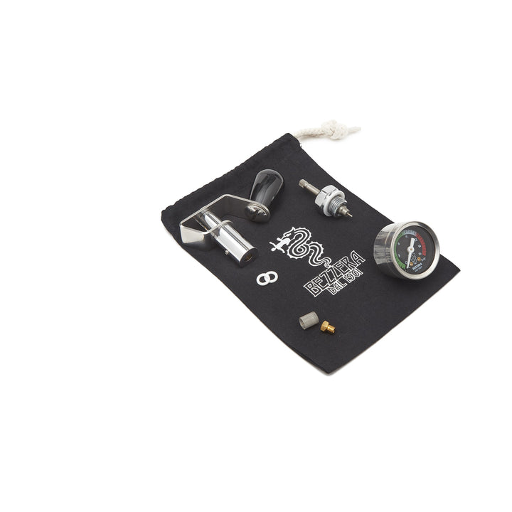 Bezzera Flow Control Kit Kunststoff schwarz mit Manometer, Ventil und Stoffbeutel – Coffee Coaching Club