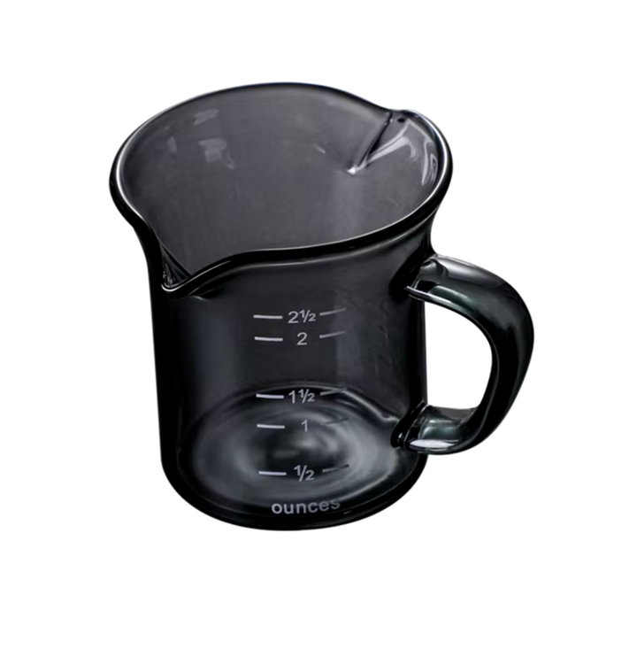 IVORE.GROUP Glas-Messbecher mit Skala in Schwarz